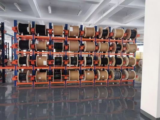 최대 저장 용량에 맞게 조절 가능한 철 팔레트 랙
